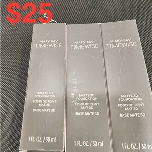 Mary Kay/Matte 3D Foundation
For combination to oily skin